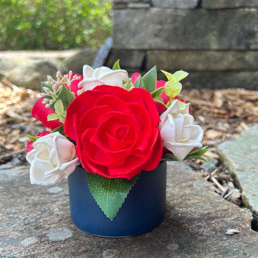 Rose Pot - red in blue