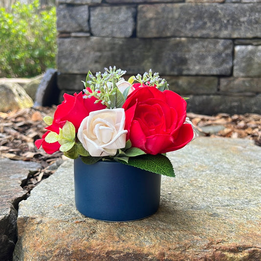 Rose Pot - red in blue (slightly damaged)
