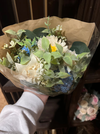 Market Bouquet - Ivory & Blue (MARKDOWN)